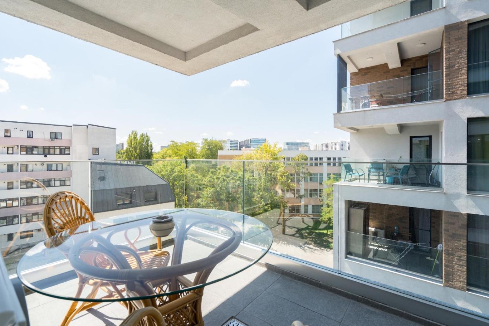 A Home Away - Politehnica Park Bucureşti Eksteriør bilde